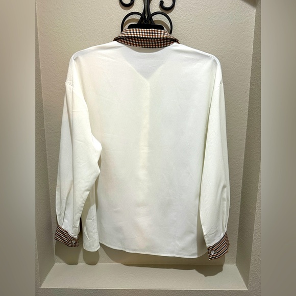 Long sleeve Button down - Picture 2 of 4